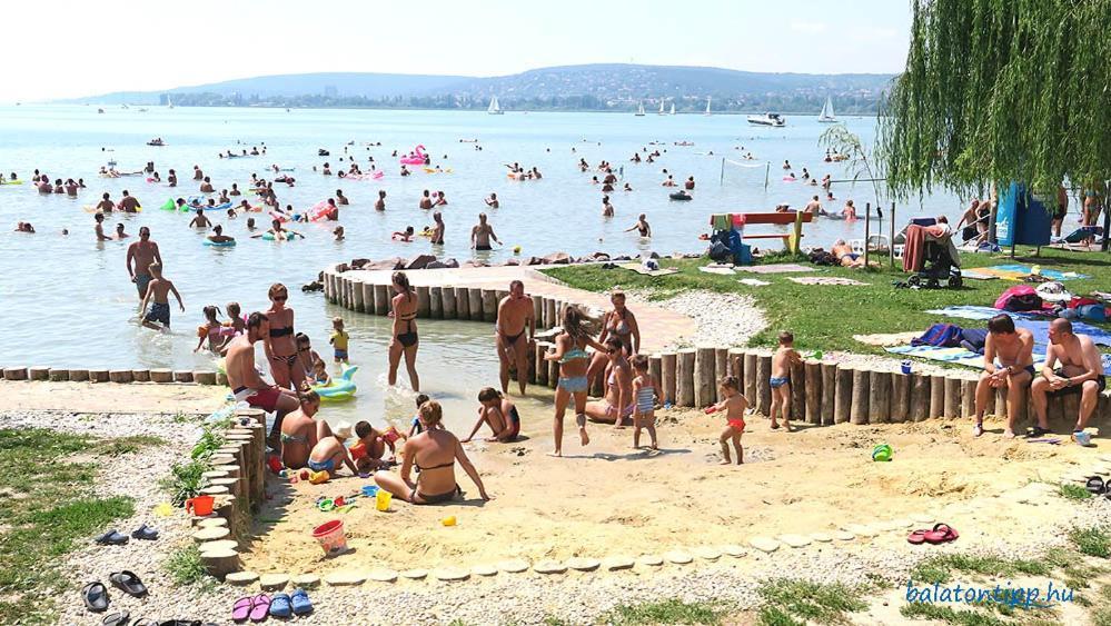 הוילה Csodakertes Kishaz Balatonfuzfon מראה חיצוני תמונה